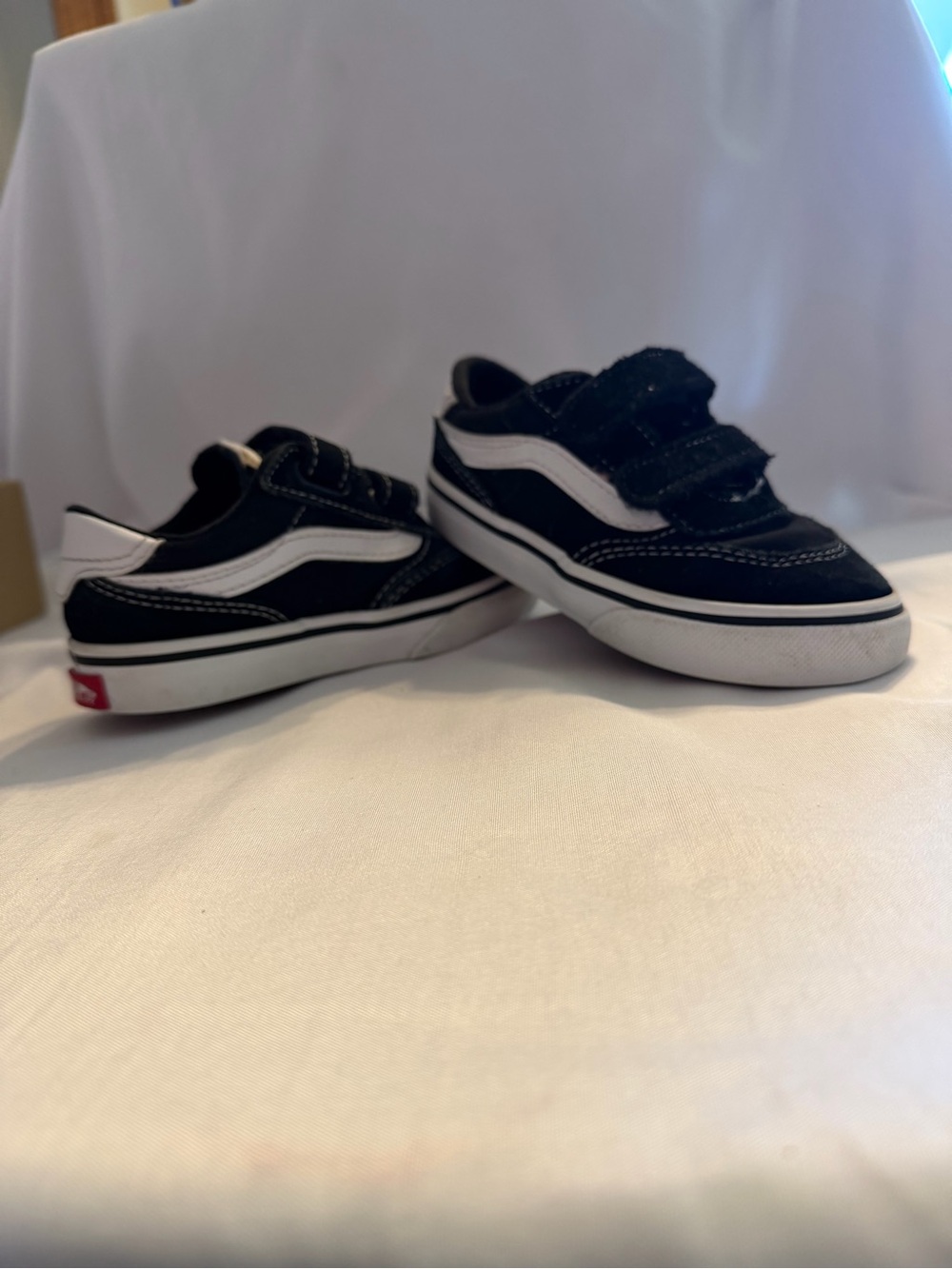 Vans Kids Old Skool Velcro Sneakers - Black & White